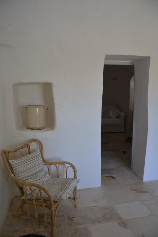Trullo Piccola Contrada Guest House Locorotondo Bagian luar foto